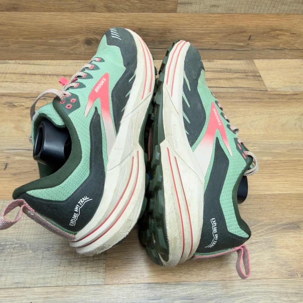 Brooks Cascadia 16 Women’s Size 11 Basil Coral Trail Running Shoes 1203631B394 - Picture 4 of 9